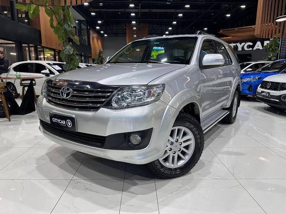 TOYOTA HILUX SW4 2.7 SR 4X2 16V FLEX 4P AUTOMÁTICO TOYOTA HILUX SW4 2.7 SR 4X2 16V FLEX 4P AUTOMÁTICO